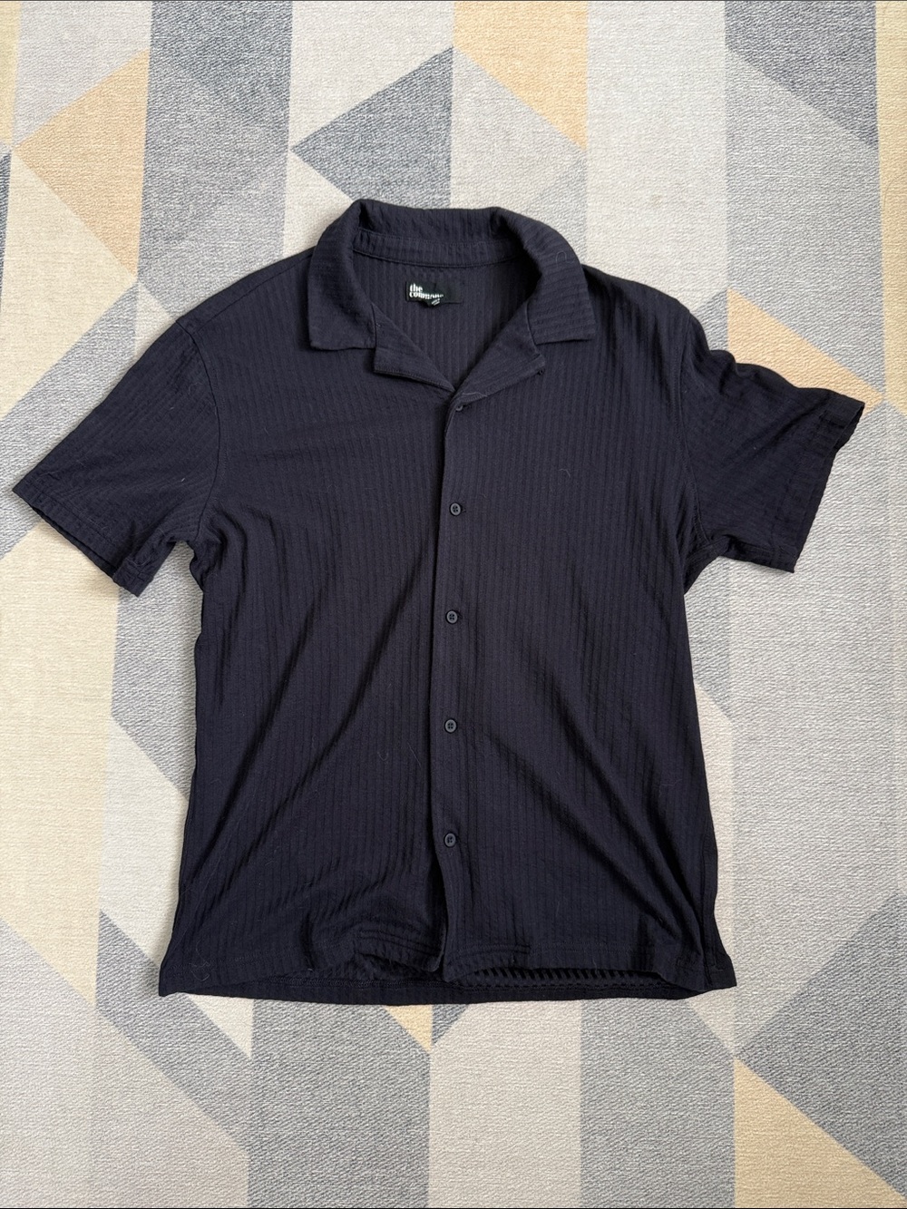 Men's Short-Sleeve Button-Down Shirt in Black
